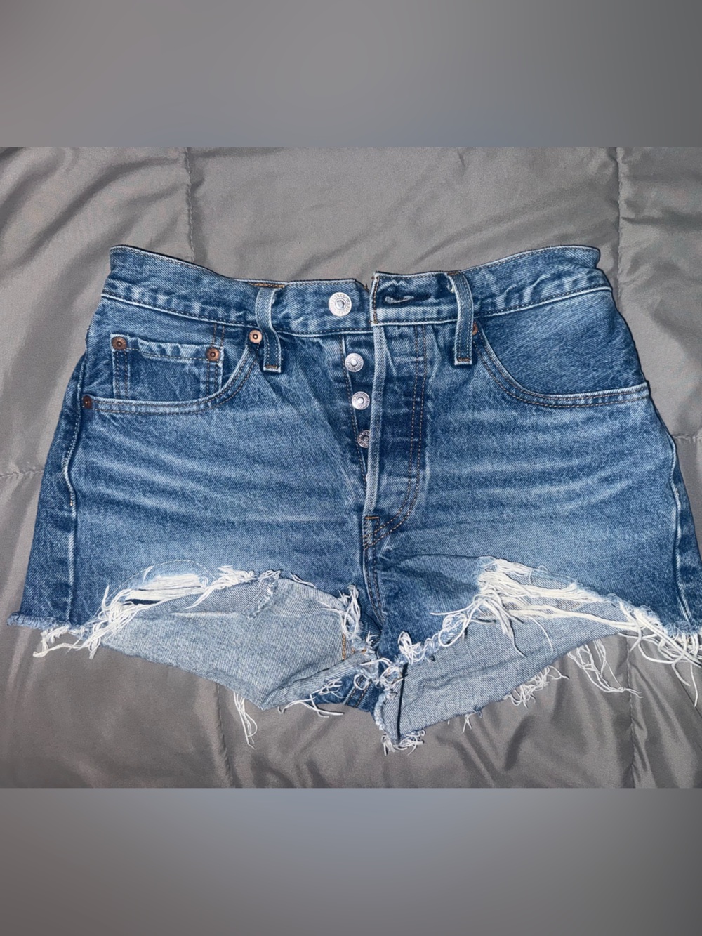 Levi’s High-Rise Distressed Denim Shorts - Blue